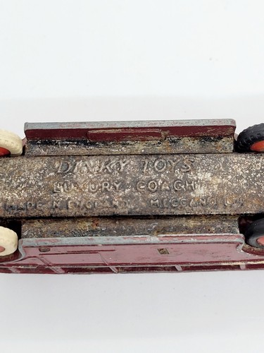 Dinky Toys Luxus Coach 1950er Jahre in kastanienbraun cremefarben blitzt rot kastanienbraun Hubs - Bild 9 von 9
