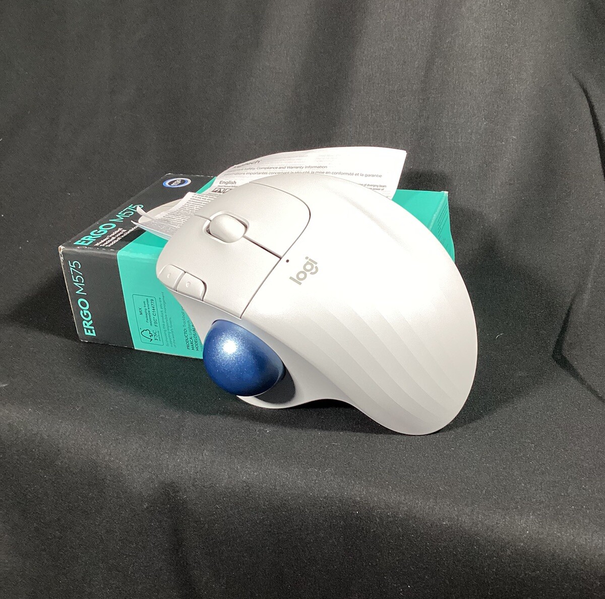 Logitech ERGO M575 Wireless Trackball Off-White mouse Open Box Logitech ERGO M575 Wireless Trackball Off-White mouse Open Box