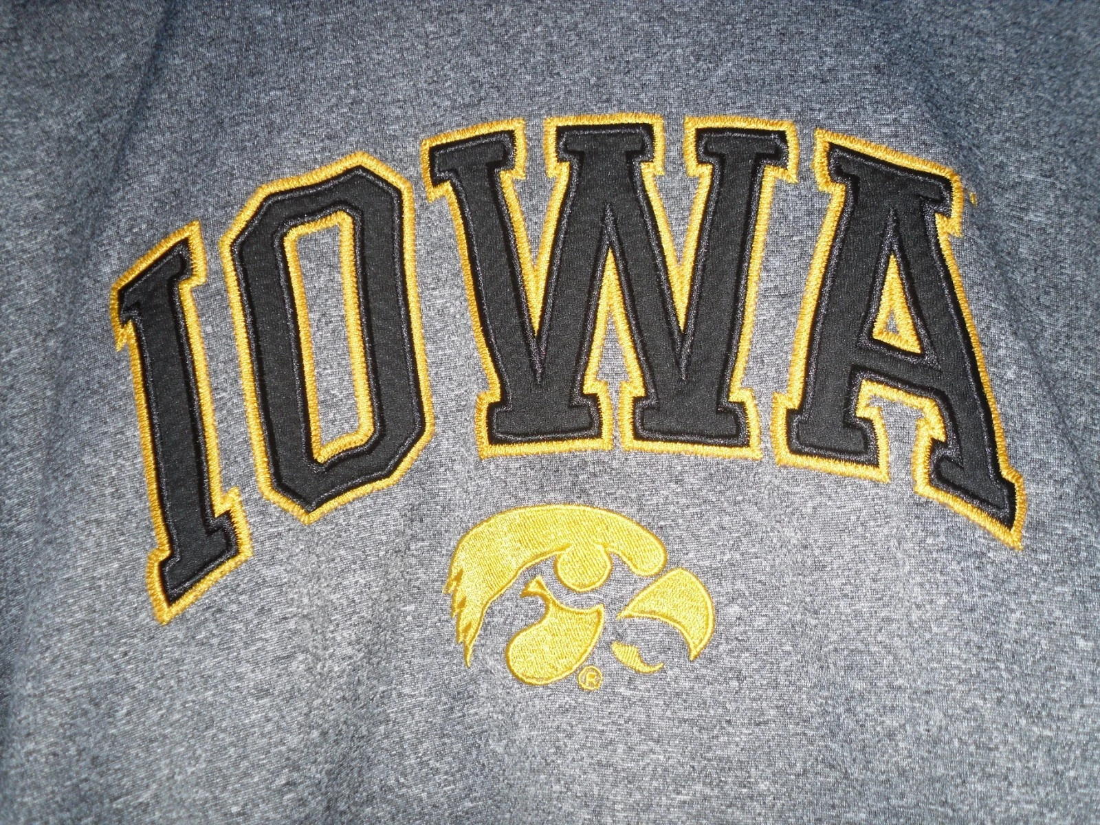 VETEMENTS Felpa con cappuccio Knights Apparel Iowa Hawkeyes grigia taglia XL 40 42 sezione 101