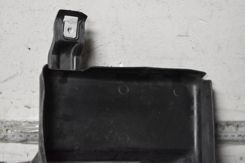 BMW 540I 2017-2020 base lado derecho conducto de aire fabricante de equipos originales Foto 2 de 4