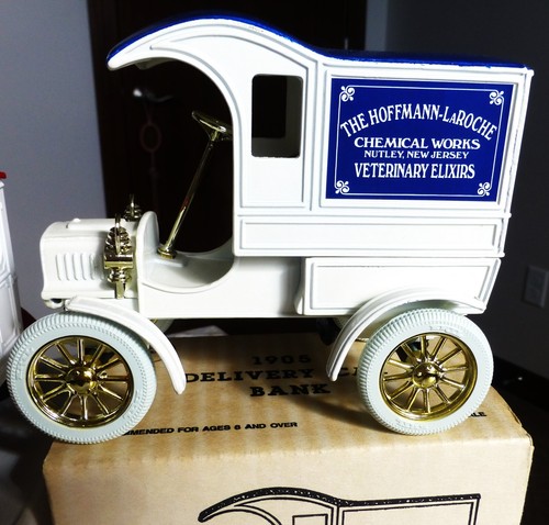 Set of 2 The Hoffmann LaRoche Chemical Works Diecast 1905 & 1913 Ertl Banks - Picture 2 of 4