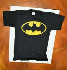 Batman Youth T-Shirt - Size Medium - In excellent condition.