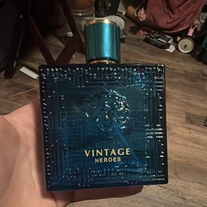 Vintage Heroes Eau de Parfum Spray 3.4 fl oz, Regular Size Fragrance