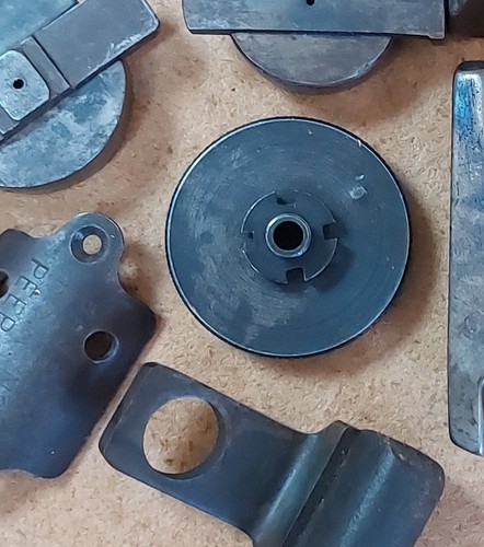 Six vintage sight related items