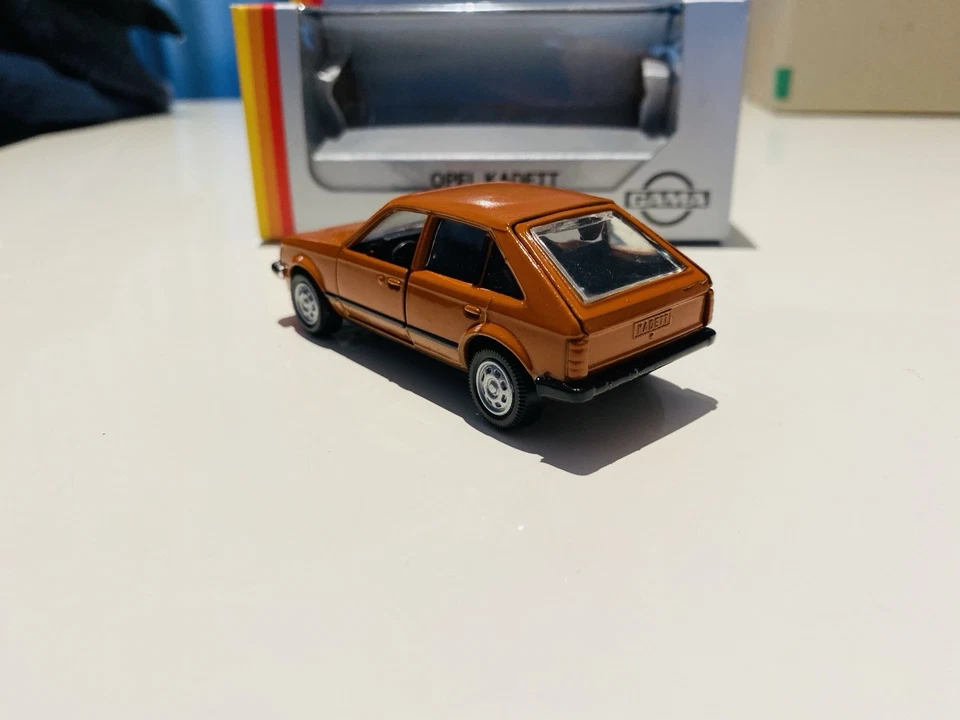 Gama Opel Kadett D 1979 Modelo 1105 Marrón Alemania Foto 4 de 4
