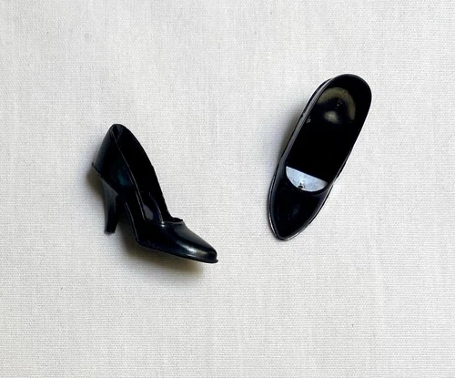 Vntg Barbie Pair of BLACK Japan Closed Toe Heels Multiple Outfits ~EXCELLENT!