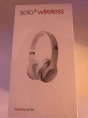 Beats by Dr Dre SOLO3 WIRELESS シルバー Amazon.com: beats Solo3 Wireless On-Ear Headphones Matte Silver