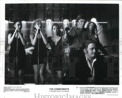 1991 Press Photo The cast and crew on the set of ''The Commitments.'' - lrp63556