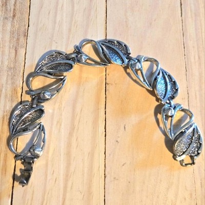 Sarah Coventry Silver Leaf Pattern Bracelet