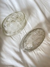 Vintage Jelly Moulds  x 2  both differboth different signs 