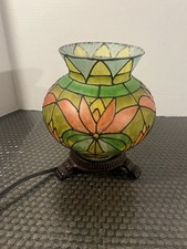 Tiffany-style stained glass table lamp Pink Lotus Flower Read