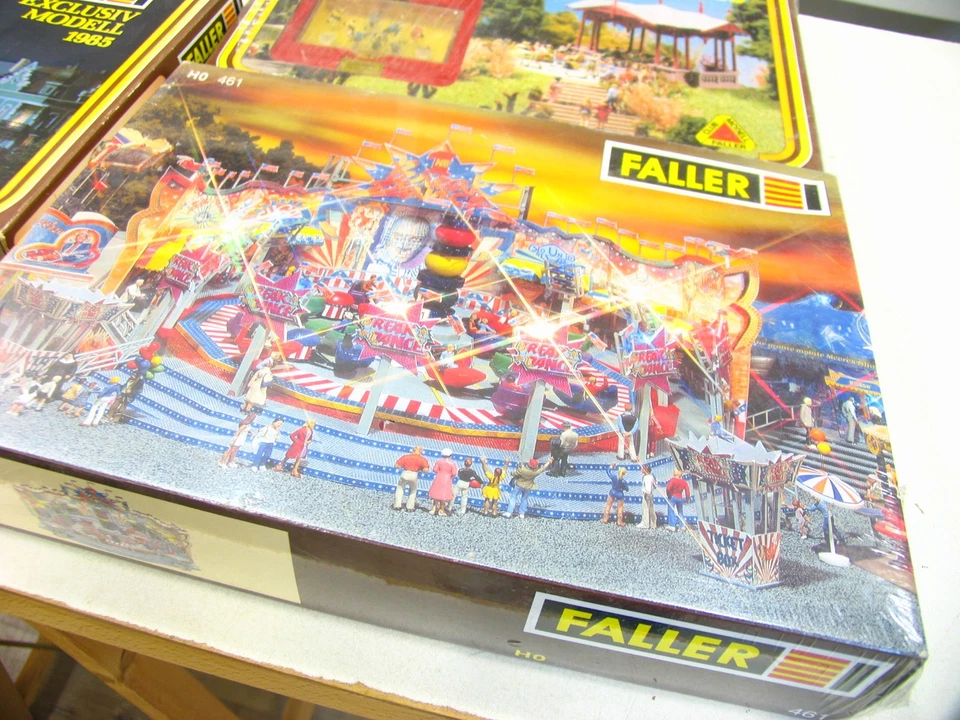 KONVOLUT FALLER BAUSÄTZE 2x EXCLUSIV MODELLE-1985-1989 + 1x KIRMES MODELL AH1210 - Bild 3 von 4