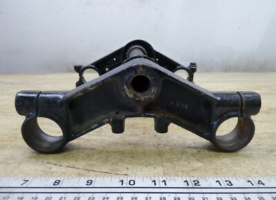 1984 Kawasaki GPz 750 ZX750 K389. triple tree steering stem clamp