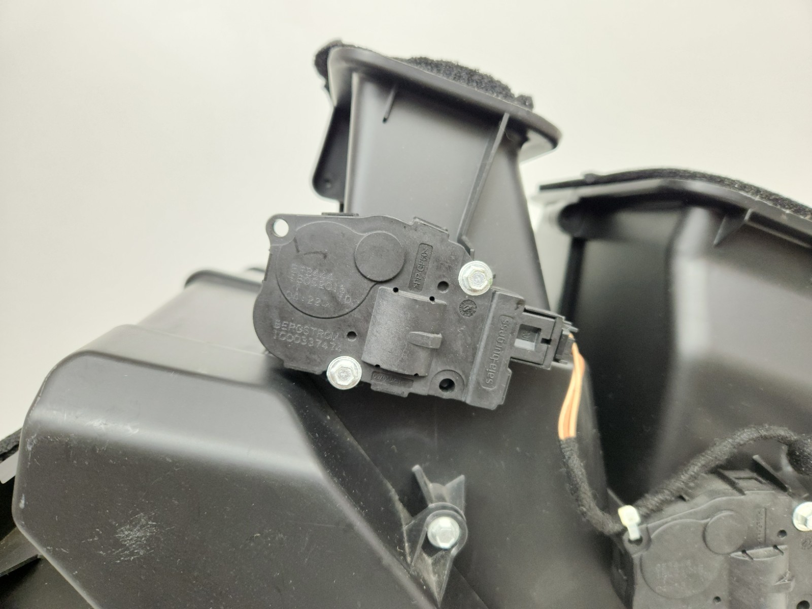 2015-2017 MCLAREN 675LT AC A/C HVAC HEATER BLOWER DISTRIBUTION UNIT BOX OEM