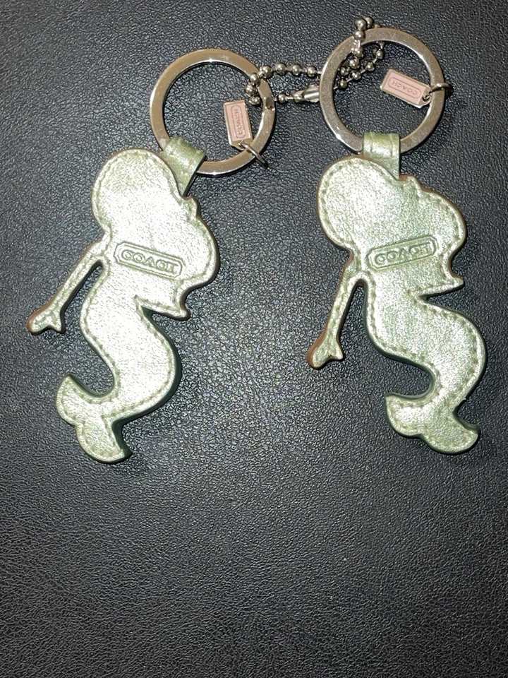 BOLSO SIRENA LENTEJUELAS CUERO MULTICOLOR COACH METALIZADO/MULTICOLOR LLAVERO Foto 3 de 4