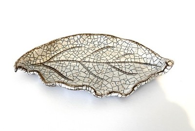 Studio Pottery Raku Leaf Shape Dish Plate Artist Signed Craquelure Glaze 7x4 in