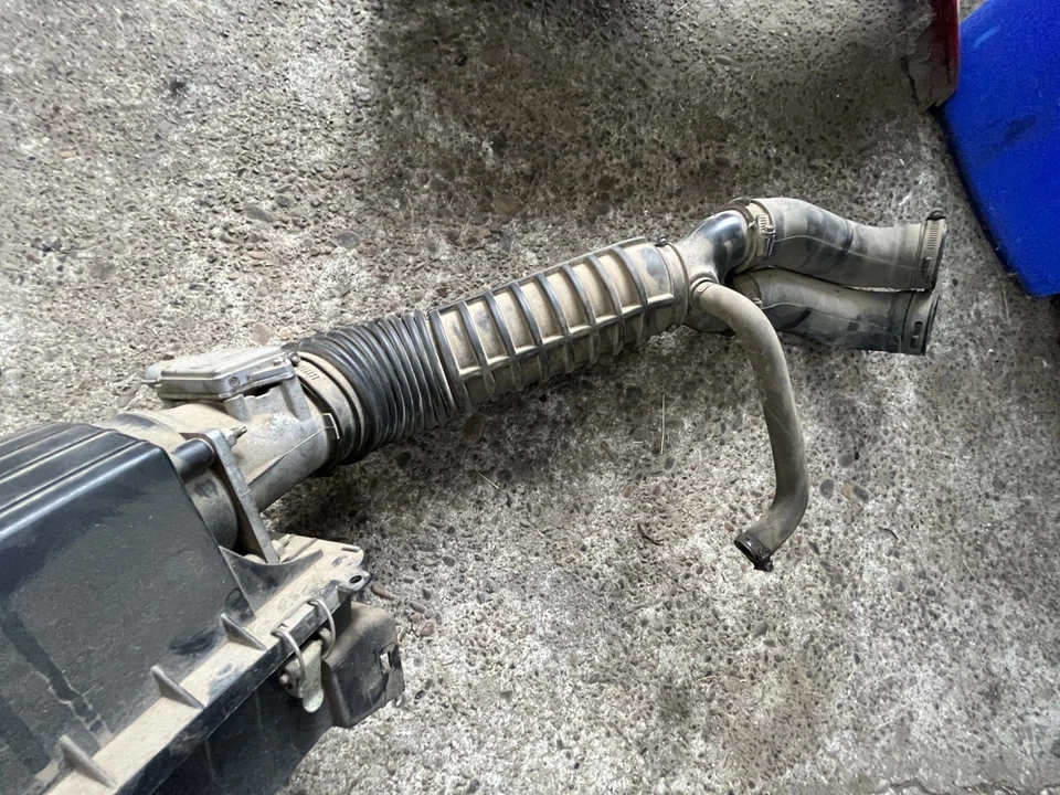 Conjunto de carcasa de filtro de aire 94-96 Ford F150 F-250 5.0 soporte de aire masa bañera de entrada Foto 2 de 4