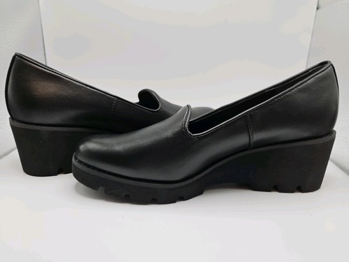 Vionic Willa Wedge In Black Leather Size 6.5 M Water Repellent Barely Used!