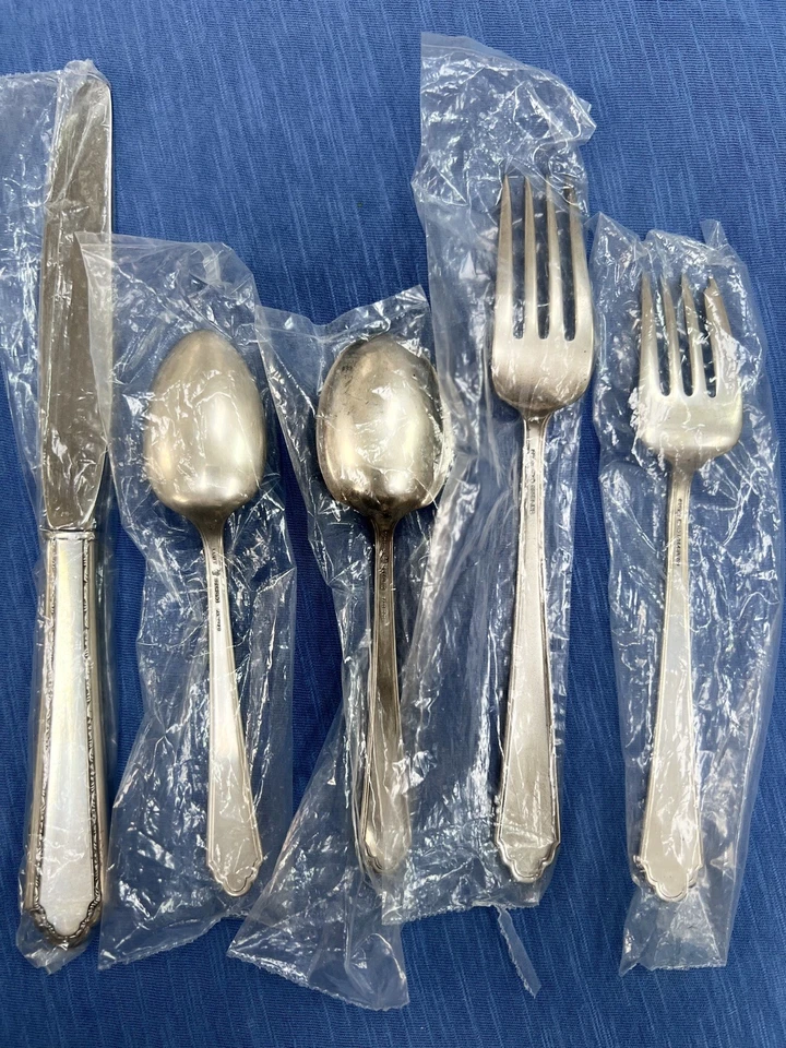 Cubiertos de plata de ley William & Mary by Lunt 5 piezas ajuste de lugar Foto 2 de 2