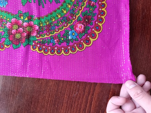 Vintage Ukrainian shawl, headscarf, USSR, gift, scarf, Soviet shawl - Picture 9 of 17
