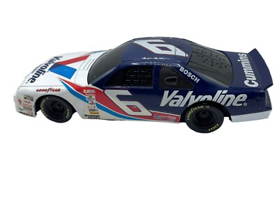 Vintage 1997 Toybiz NASCAR Rumble N' Roar Race Car Mark Martin