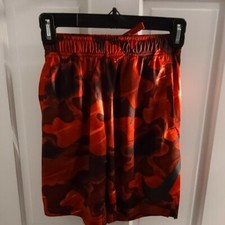 NIKE Dri-Fit Red Camouflage Boys Size M Athletic Shorts
