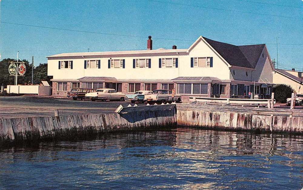 Bay Shore Long Island New York Gil Clark's Exterior Vintage Postcard