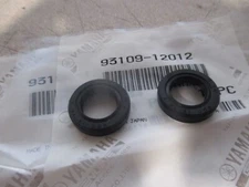 NOS Yamaha SDO 12x19x5 Oil Seals 74-83 DT100 MX100 74-75 DT175 93109-12012 QTY2