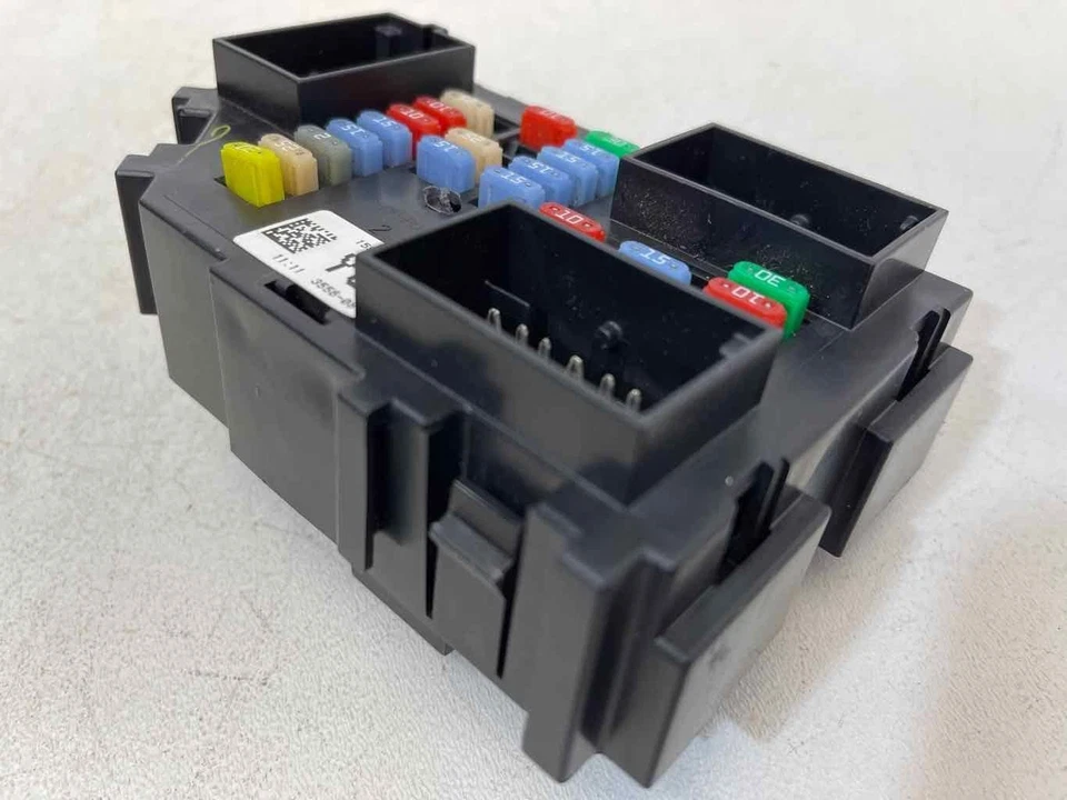 Se adapta a Chevrolet Suburban 1500 2007-2014 cabina relé de fusibles caja de conexiones OEM Foto 4 de 4
