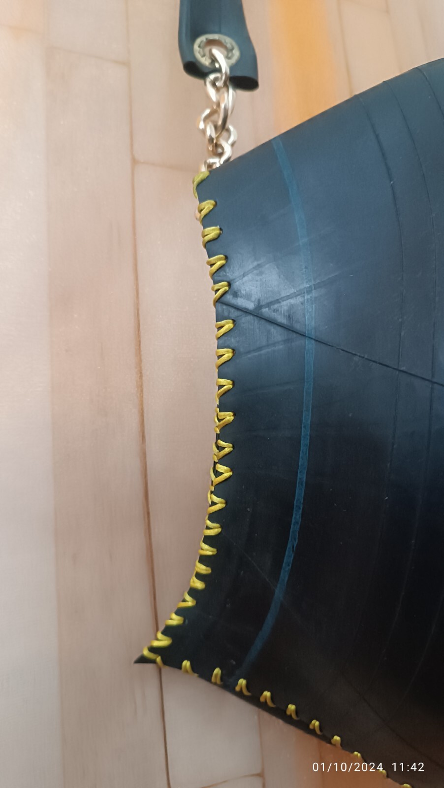 SAOLA Borsa Artigianale Tracolla Vegan Ecofriendly Sole Camera d'aria