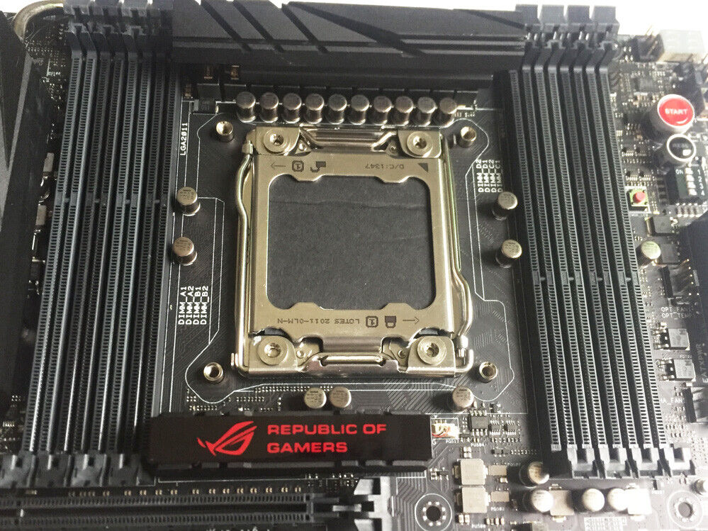 ASUS Rampage IV Black Edition R4BE ROG Intel X79 LGA2011 Desktop 