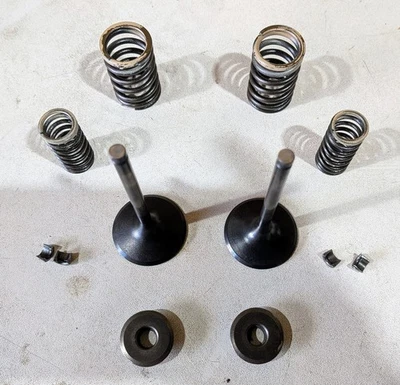 Lot Soupapes d'admission SUZUKI XF 650 FREEWIND - Photo 1/3
