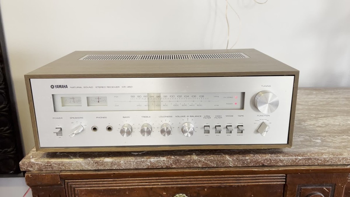 Beautiful Vintage 1970's Yamaha CR-450 Silver Face Wood Cabinet