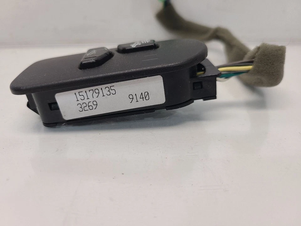 2004 Cadillac Escalade ESV Passenger Right Front Heated Seat Switches - Image 4 of 4