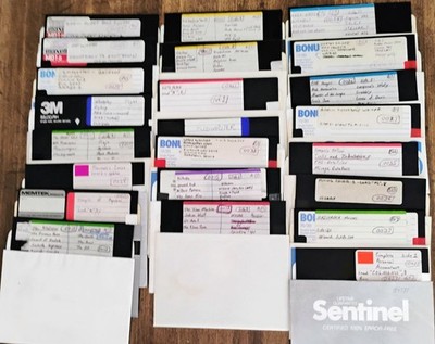 25 Commodore 64 Floppy Diskette Lot - C64 - Games - Disks Are Untested & As Is