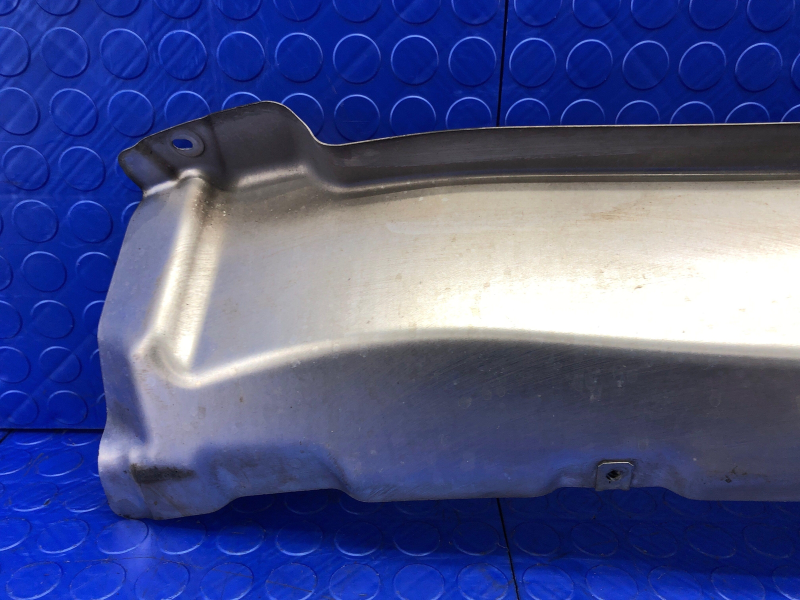 2014-2019 BMW I8 OEM REAR BUMPER EXHAUST HEAT SHIELD PLATE 51487328633