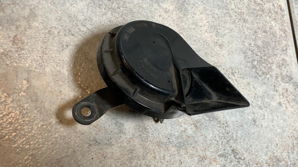 Original Mercedes Benz E-Class W124 Hella Horn 400Hz Horn  