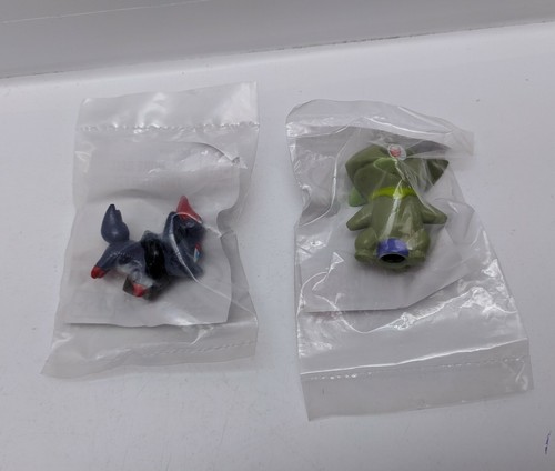 Pokeball Figures Axew & Zorua x 16 (total 32) Pokemon 2011 3cm 4 cm High Sealed - Picture 10 of 13
