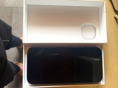 Apple iPhone 15 128 GB Schwarz ohne Simlock iOS A3090 MTQP3ZD/A