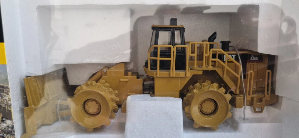 Norscot 1/50 - 55074 - Caterpillar Compacteur 836G - Image 2 of 4