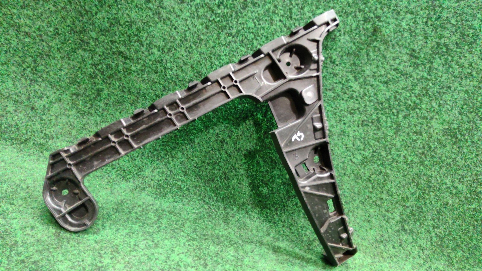2017-2019 Audi A4 Quattro Right Rear Bumper Bracket Oem 8w5807454