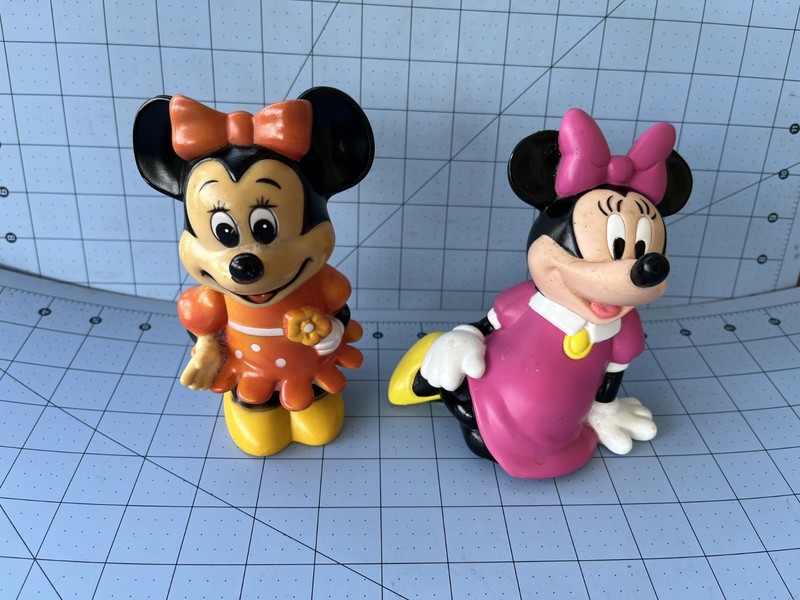 Minnie Mouse (2) Slotted Coin Banks with Stoppers Free Shipping in USA