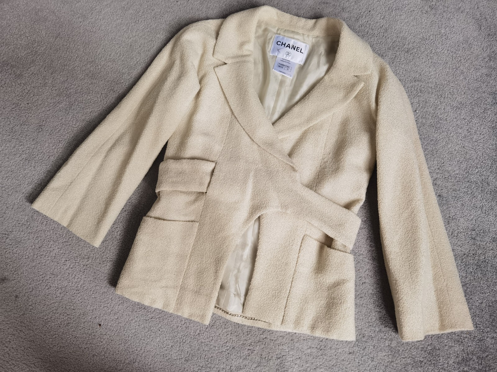 Chanel eggshell white wrap jacket - brooch missing