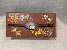 VINTAGE FINE ARTS STUDIO TISSUE HOLDER - PHILADELPHIA PA