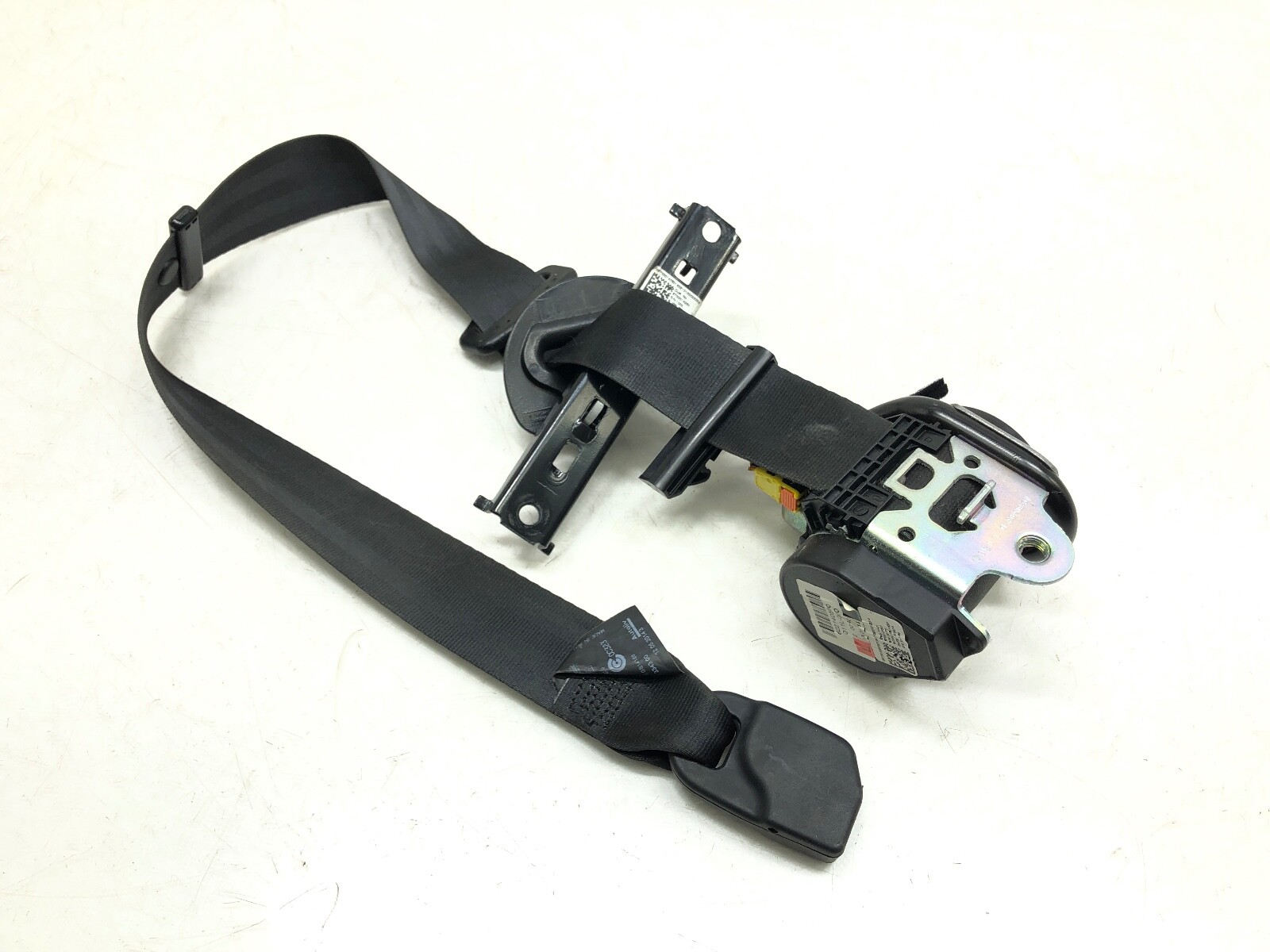 2014-2020 MASERATI QUATTROPORTE LEFT DRIVER FRONT SEATBELT  RETRACTOR OEM.