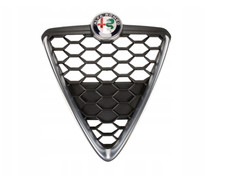 NEU&ORIG Alfa Romeo Giulietta 2016 Scudetto Kühlergrill Silber satin 156112051