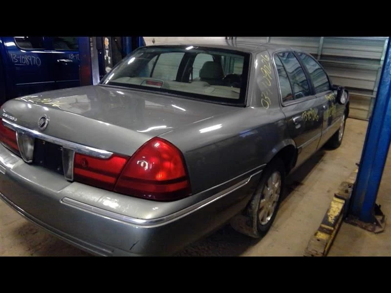 Caja de fusibles motor VIN W octavo dígito Romeo compatible 03-05 CROWN VICTORIA 10243973 Foto 4 de 4