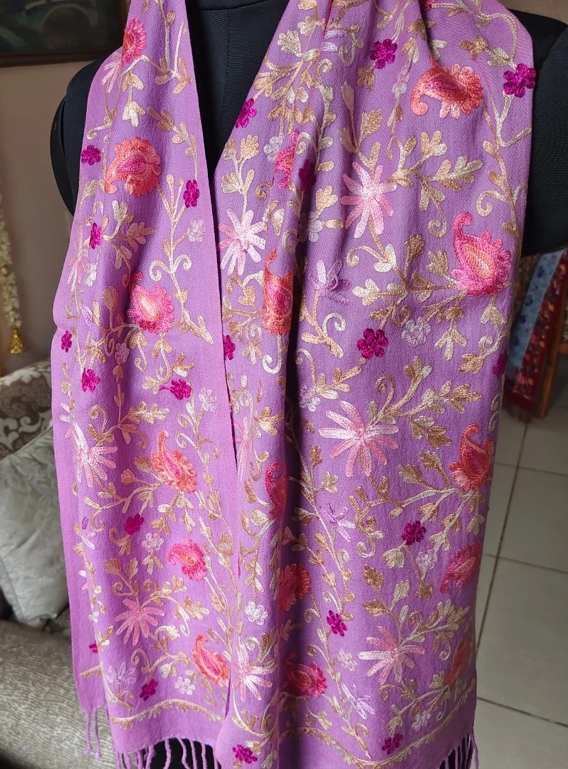 LILAC CREWEL EMBROIDERED 100% CASHMERE PASHMINA ECHARPE BRODE: 9 DESIGNS CHOICE