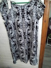 LADIES DRESS NEW WITH TAGS SIZE LARGE (SEE DESCRIPTION)