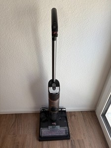 Shark Hydrovac kabelloser Nass- und Trockensauger Akku Bodenstaubsauger WD210EU